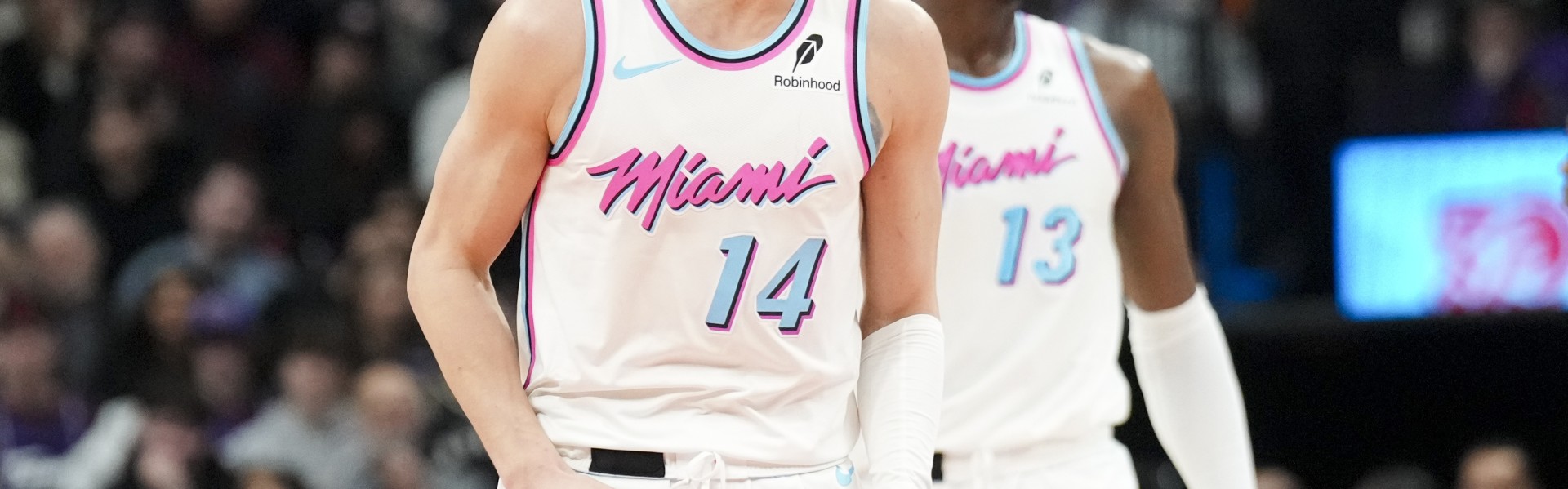 开云网页-内外双核齐发力！阿德巴约&amp;希罗上半场17中11 合砍30分7板6助