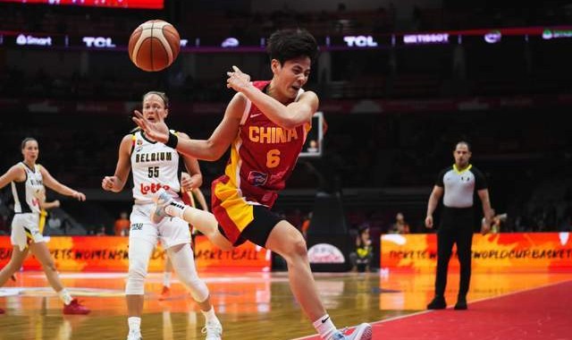 云开体育-中国女篮惨败暴露致命短板！后卫太差+拒投3分，宫鲁鸣该认清现实